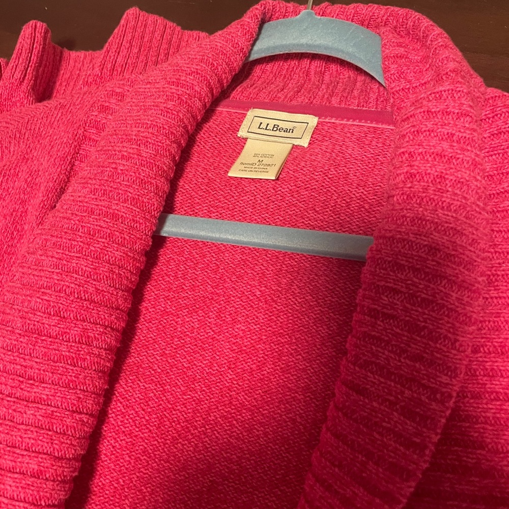 LL BEAN pink cardigan size MED beautiful !